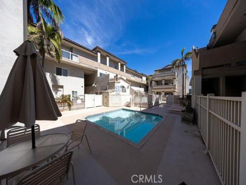 1516 Pacific Coast , Huntington Beach, CA