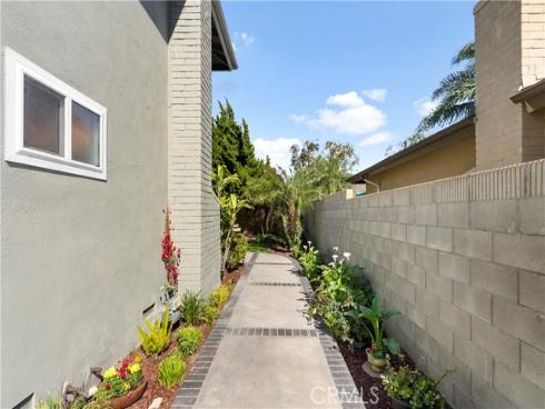 17252  Almelo   Lane, Huntington Beach, CA