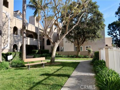 4561  Warner  101 , Huntington Beach, CA