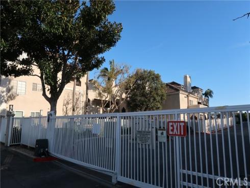 4561  Warner  101 , Huntington Beach, CA