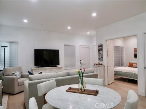 4561  Warner  101 , Huntington Beach, CA