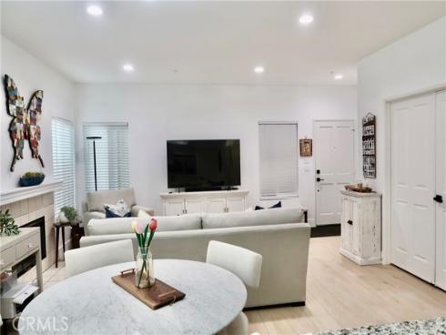 4561  Warner  101 , Huntington Beach, CA