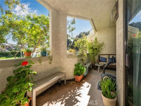 5146 Dorado 106 Drive, Huntington Beach, CA