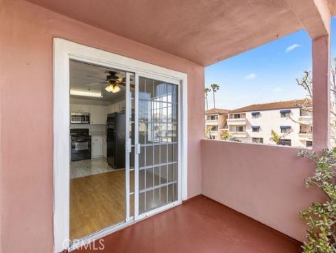 409  Utica  C-29 , Huntington Beach, CA