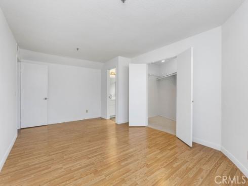 409  Utica  C-29 , Huntington Beach, CA