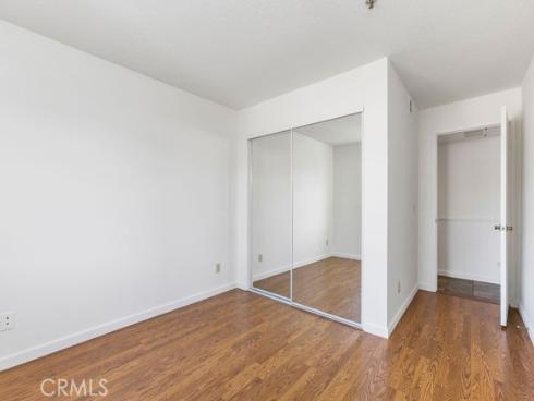 409  Utica  C-29 , Huntington Beach, CA