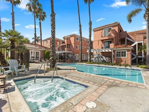 409  Utica  C-29 , Huntington Beach, CA