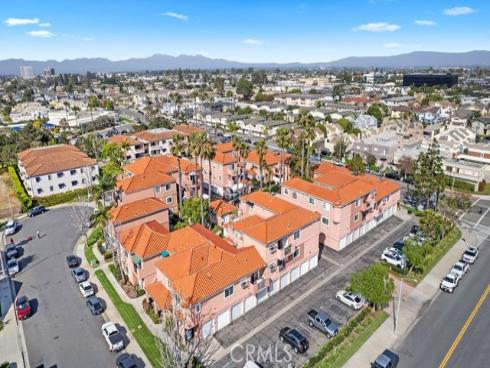 409  Utica  C-29 , Huntington Beach, CA