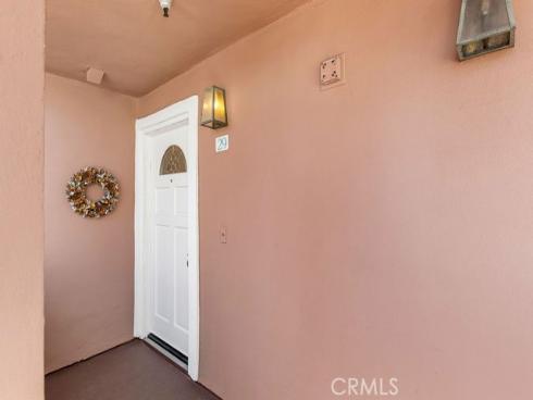 409  Utica  C-29 , Huntington Beach, CA