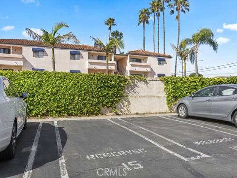 409  Utica  C-29 , Huntington Beach, CA