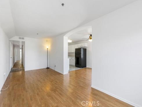 409  Utica  C-29 , Huntington Beach, CA