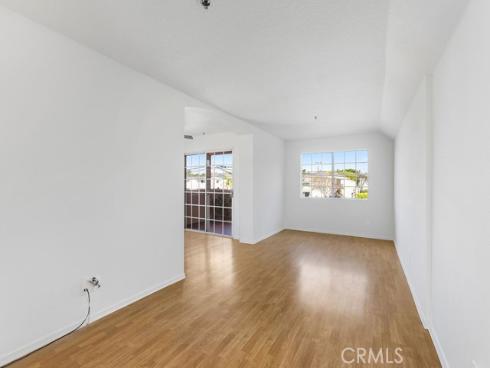 409  Utica  C-29 , Huntington Beach, CA