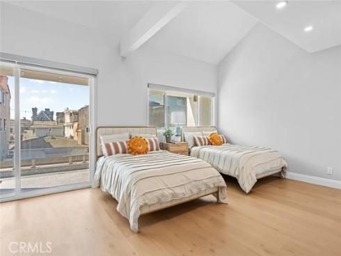 16742 Intrepid Ln , Huntington Beach, CA