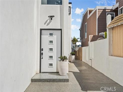 16742 Intrepid Ln , Huntington Beach, CA