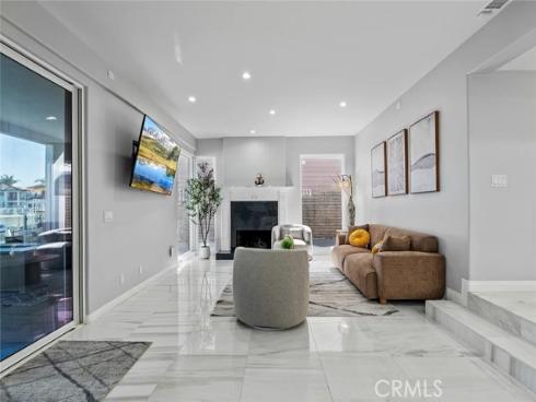 16742 Intrepid Ln , Huntington Beach, CA