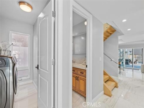 16742 Intrepid Ln , Huntington Beach, CA