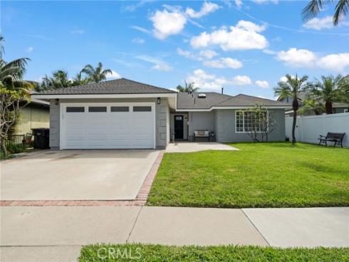 14872  Vanguard   Lane, Huntington Beach, CA