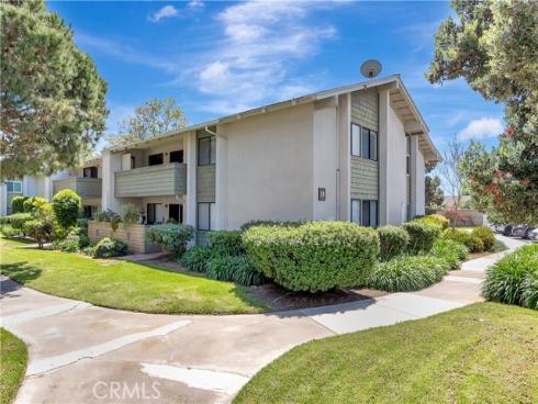 8566 Van Ness Court, Huntington Beach, CA