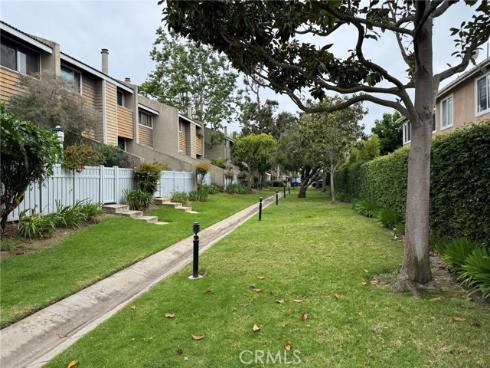 18697  Club  , Huntington Beach, CA