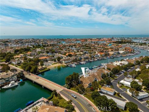 3612  Windspun  , Huntington Beach, CA