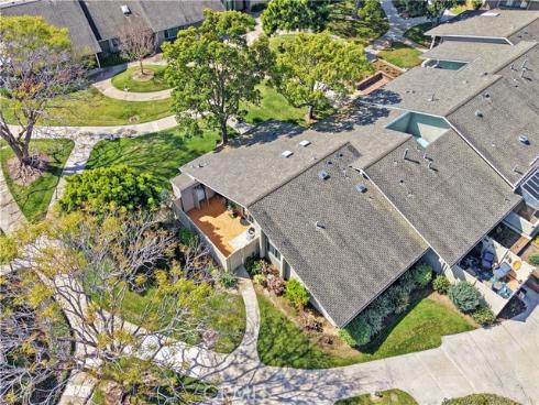 8933  Amador Circle #1316e  , Huntington Beach, CA