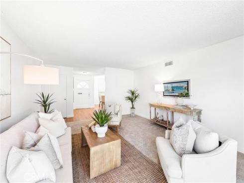 16372  Redlands  , Huntington Beach, CA