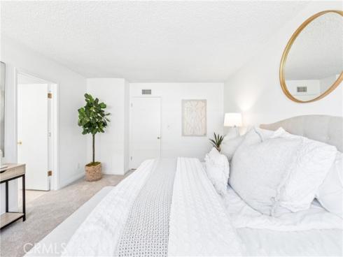 16372  Redlands  , Huntington Beach, CA