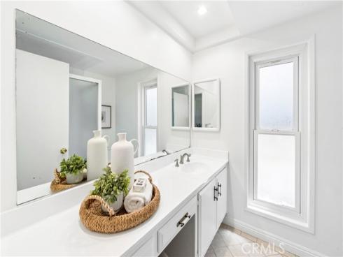 16372  Redlands  , Huntington Beach, CA