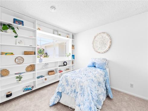 16372  Redlands  , Huntington Beach, CA