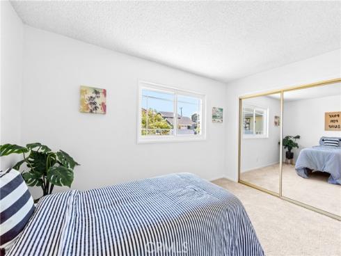 16372  Redlands  , Huntington Beach, CA