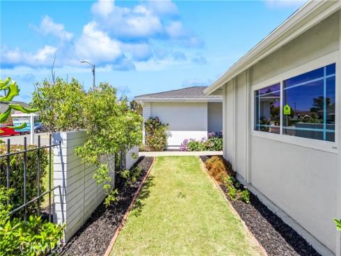 16372  Redlands  , Huntington Beach, CA