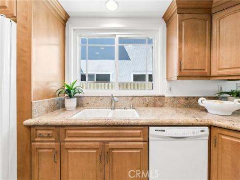 16372  Redlands  , Huntington Beach, CA