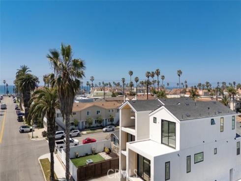 305  14th   Street, Huntington Beach, CA