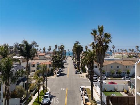 305  14th   Street, Huntington Beach, CA