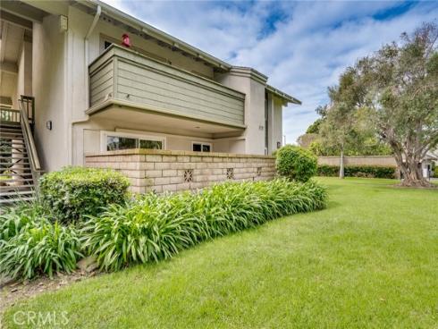 8777  Coral Springs  11B  Court, Huntington Beach, CA