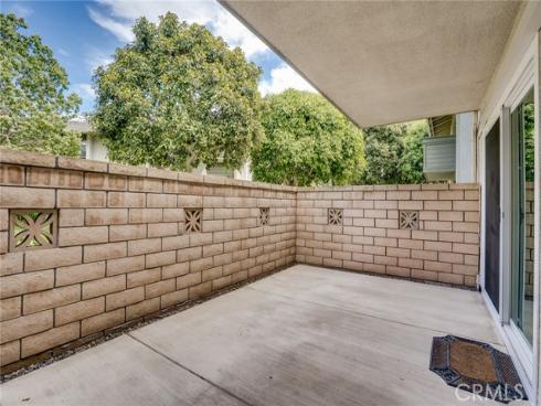 8777  Coral Springs  11B  Court, Huntington Beach, CA