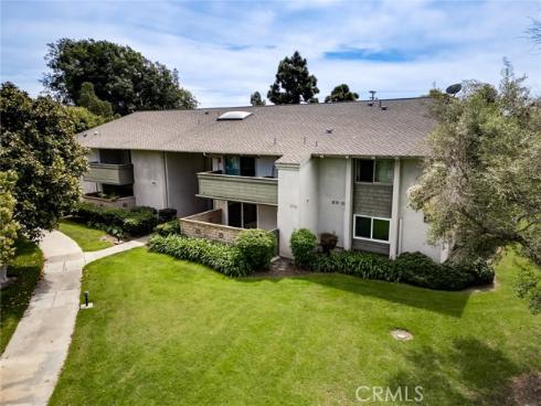 8777  Coral Springs  11B  Court, Huntington Beach, CA