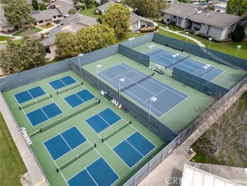 8777  Coral Springs  11B  Court, Huntington Beach, CA