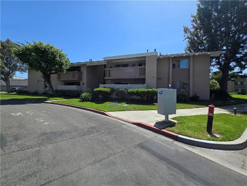 8777  Coral Springs  11B  Court, Huntington Beach, CA