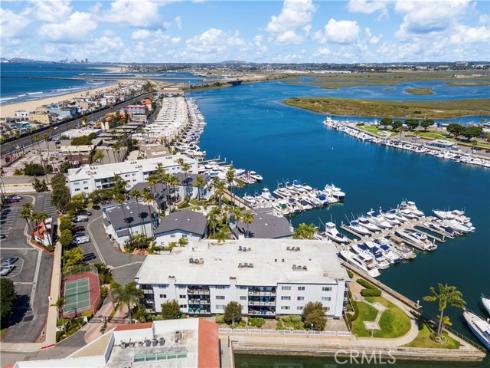 2872  Coast  104  Circle, Huntington Beach, CA