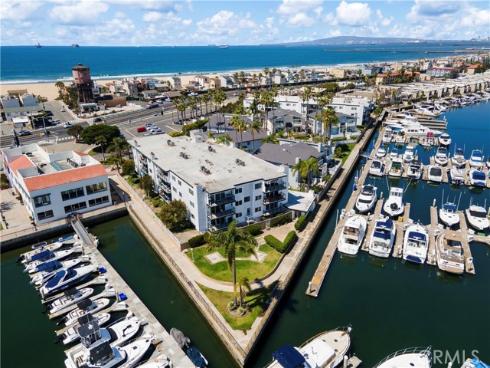 2872  Coast  104  Circle, Huntington Beach, CA