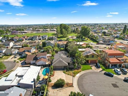 8222  Prestwick   Circle, Huntington Beach, CA