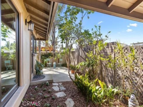 8222  Prestwick   Circle, Huntington Beach, CA