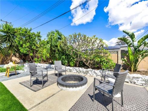 8141  Valencia  , Huntington Beach, CA