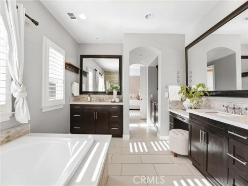 17491  Oakbluffs Lane  , Huntington Beach, CA