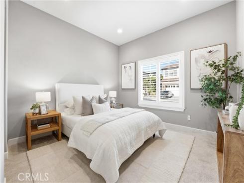 17491  Oakbluffs Lane  , Huntington Beach, CA