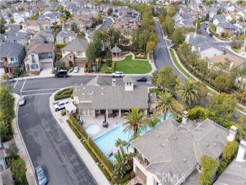 17491  Oakbluffs Lane  , Huntington Beach, CA