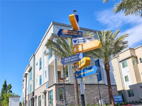 7255  Aura   Circle, Huntington Beach, CA