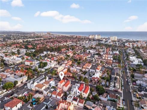 221  Elmira  , Huntington Beach, CA