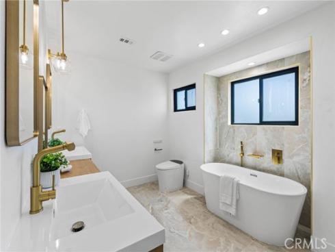 10321  Kamuela  , Huntington Beach, CA